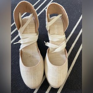 NWOT ivory Soludos wedges - size 8